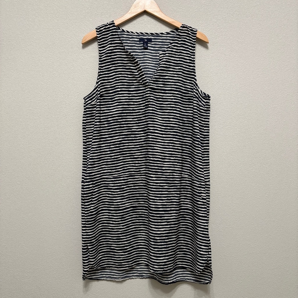 GAP Factory Striped Shift Dress L White Navy Split Neck Pockets EUC